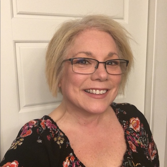 Meet your Posher, Gina - Picture 2 of 9